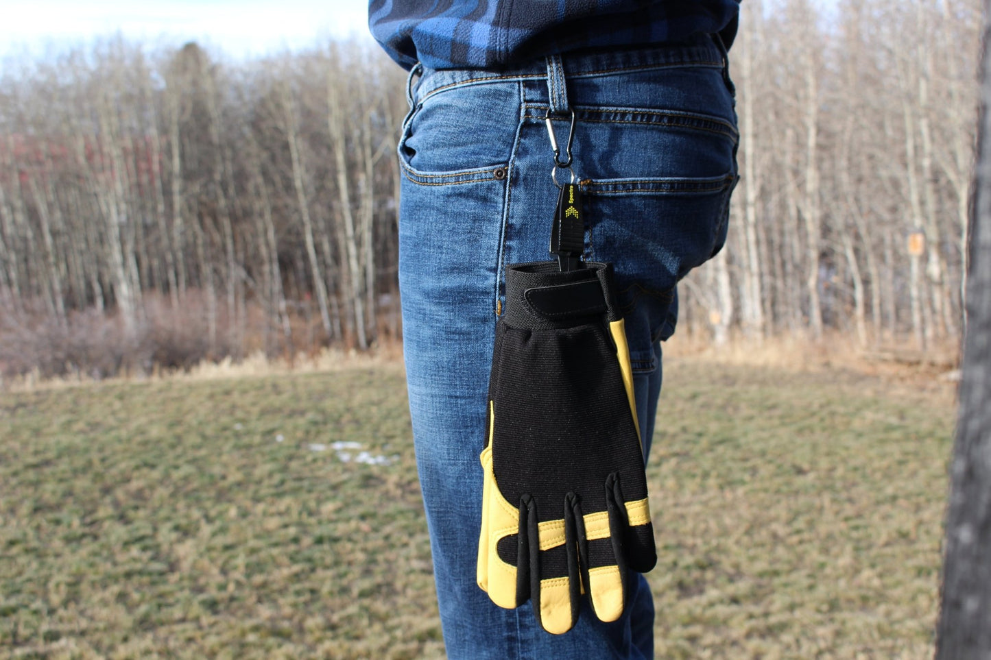Black Spectra Glove Clip - Weldingaids Atlantic