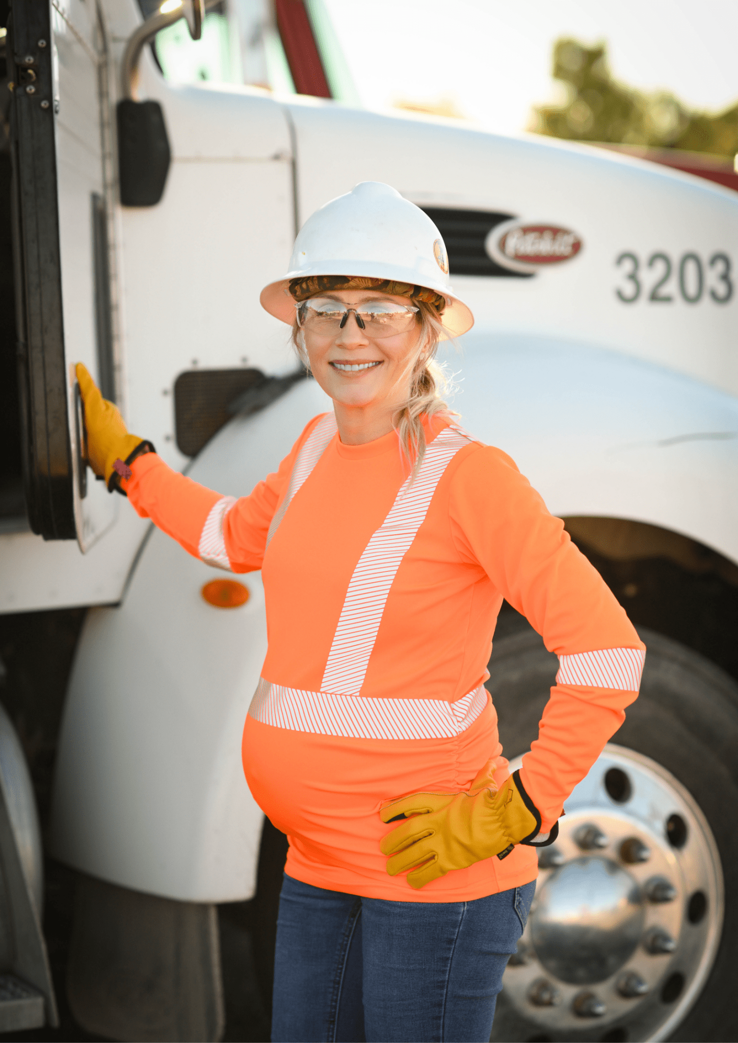 The Women's Riveter Gloves - Weldingaids Atlantic